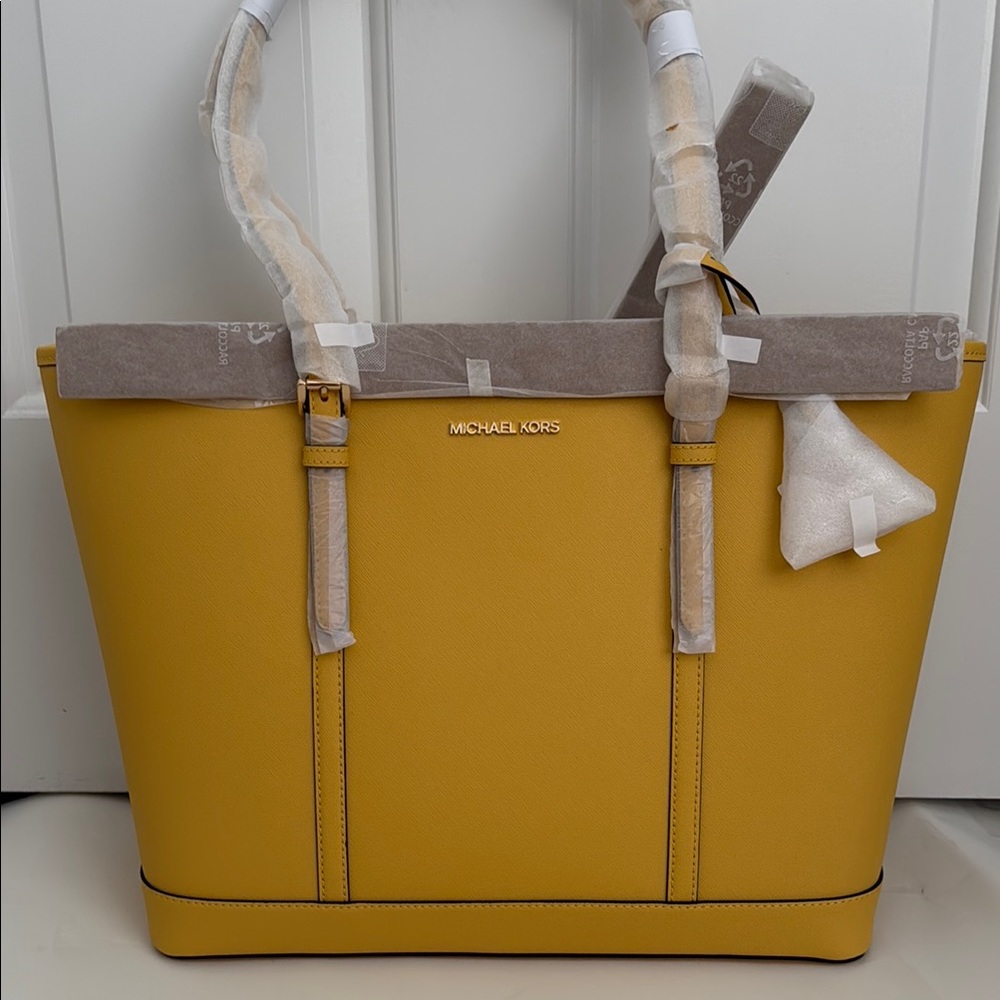 NWT Michael Kors Quinn Large Pebbled Leather Tote Bag (Yellow)